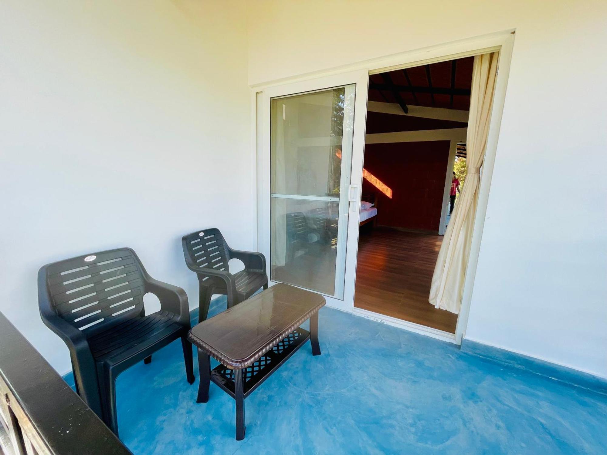 Lake Ripples - Farmstay & Camping Ponnampet ภายนอก รูปภาพ